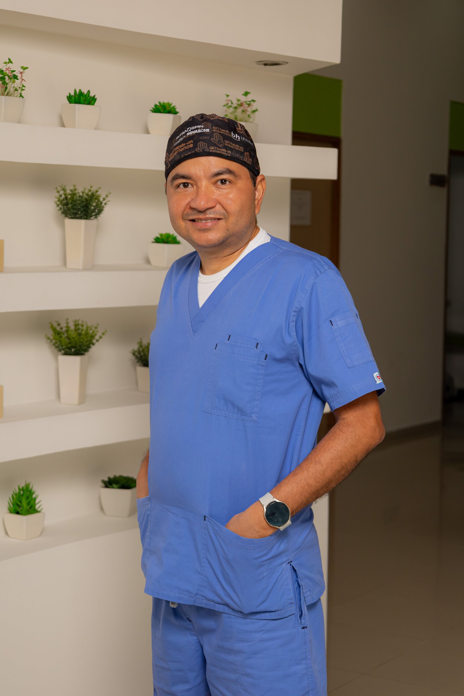 Dr. Alex Panzza Negrete
